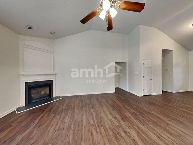 Building Photo - 6604 Conifer Cir