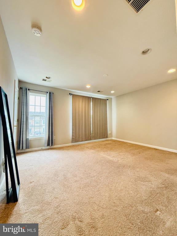 Building Photo - 47 Peppermint Dr