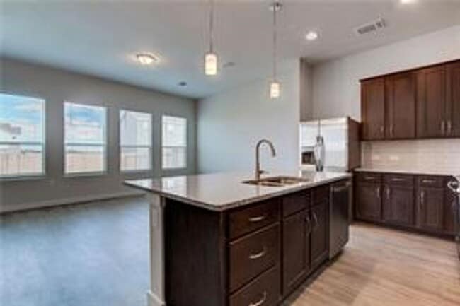 Building Photo - 15009 Ryman Rd