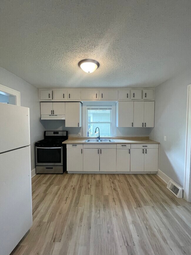 Building Photo - 501 S 34th St