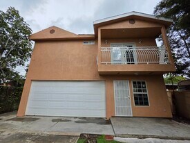 Building Photo - 209 E 119th St