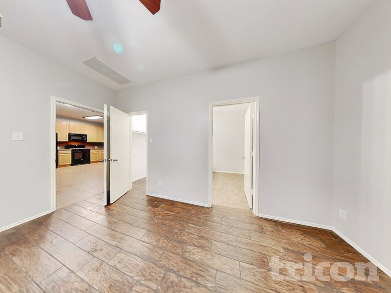 Building Photo - 130 Sacajewa Dr