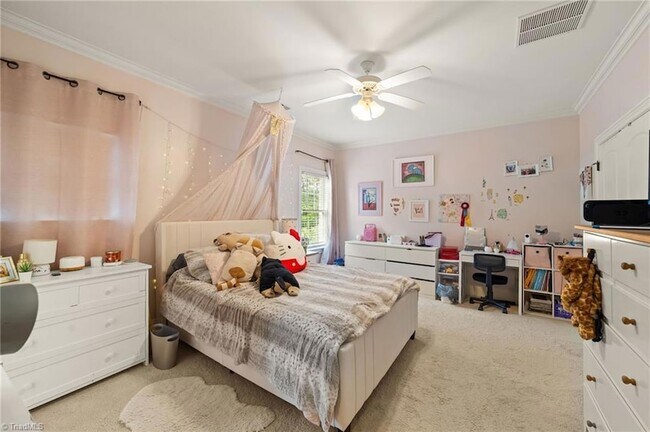 Building Photo - 7517 Henson Forest Dr