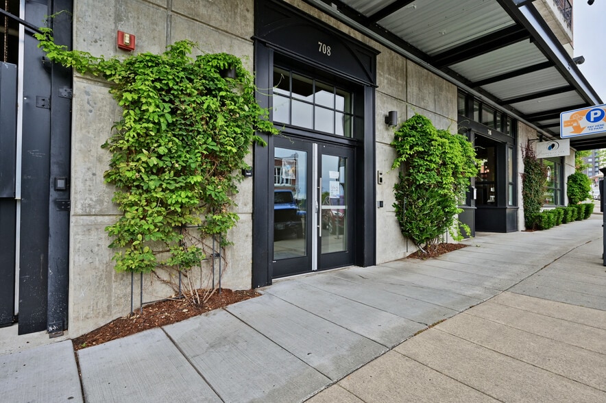 Building Photo - 708 Market St