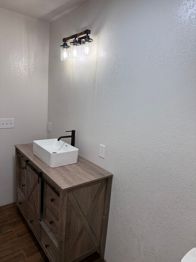 Building Photo - Humphrey St