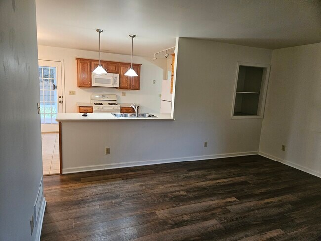 Building Photo - 8127 Anderson Ave NE