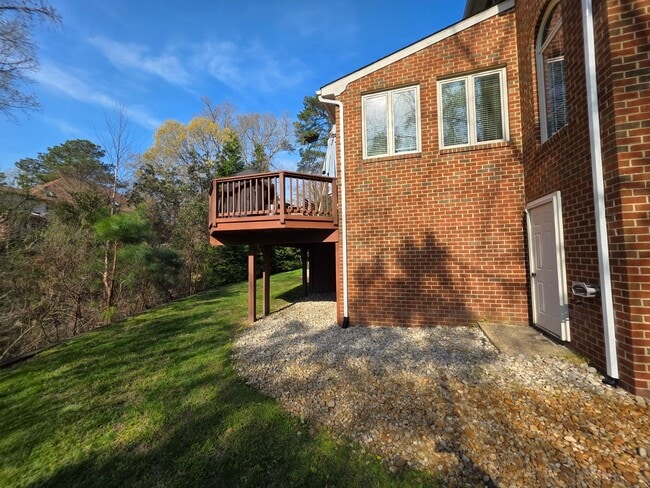 Building Photo - Middle Plantation