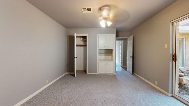 Building Photo - 12618 Misty Valley Dr