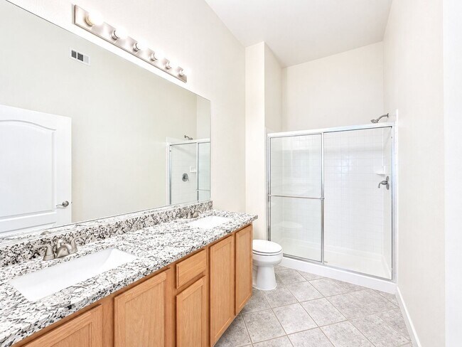 Building Photo - 2305 W Horizon Ridge Pkwy