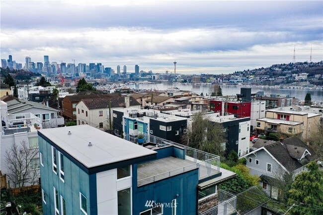 Building Photo - 2321 Boylston Ave E