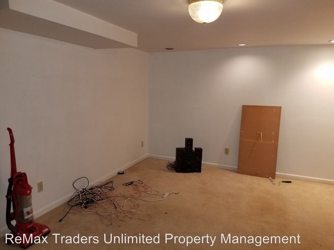 Building Photo - 309 E Frances Ave