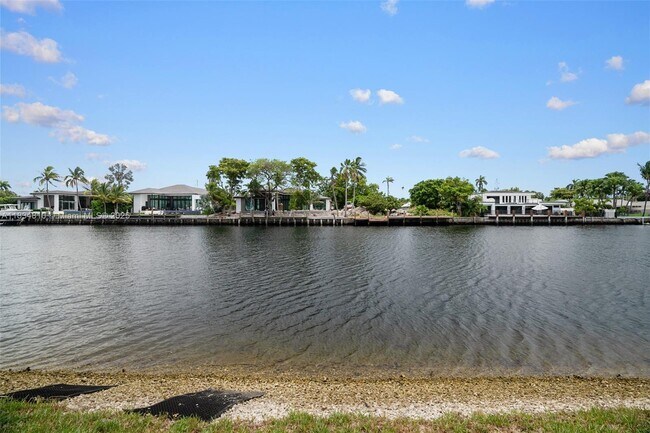 Building Photo - 1580 Shoreline Way