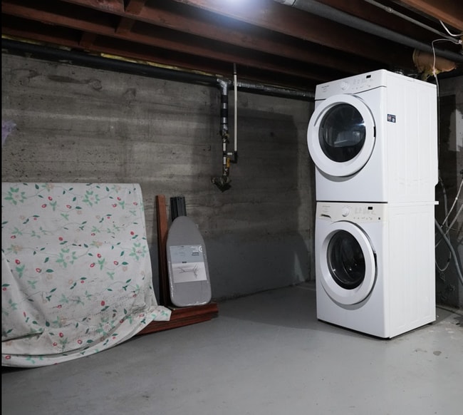 Building Photo - 1252 Sage Ave