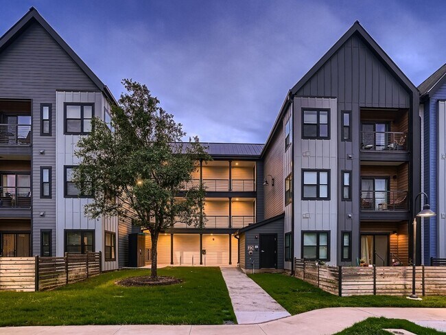 Building Photo - 3101 Govalle Ave