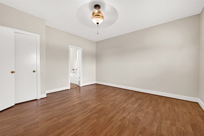 Building Photo - 6247 Settlers Lake Cir E