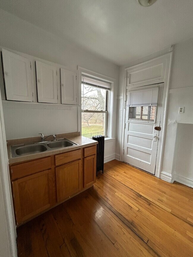 Building Photo - 4957 N Whipple St