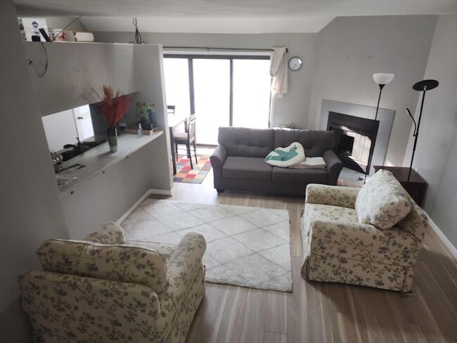 Building Photo - 3369 Forest Ct