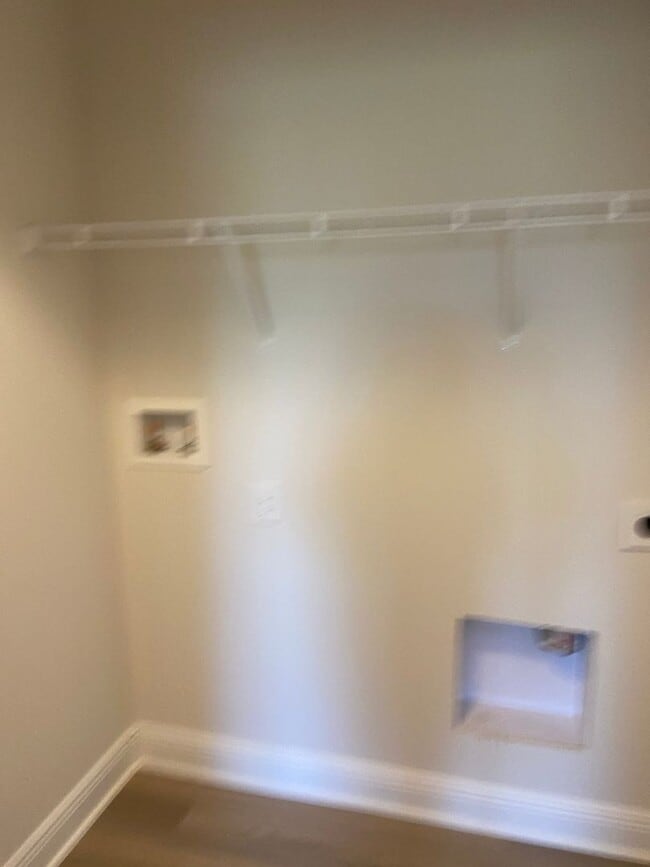 Building Photo - COMMUNITY POOL! Close to Navy base, beach,...