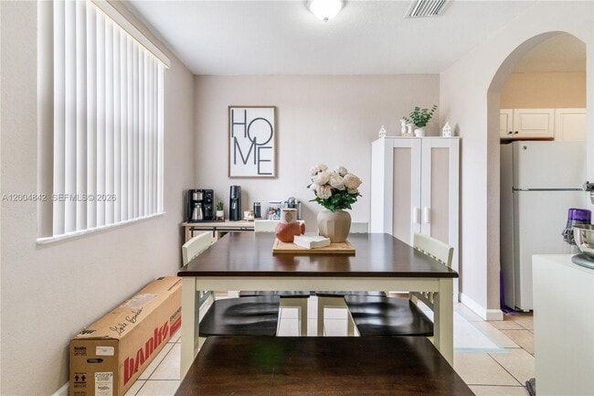 Building Photo - 1420 NE 33rd Ave