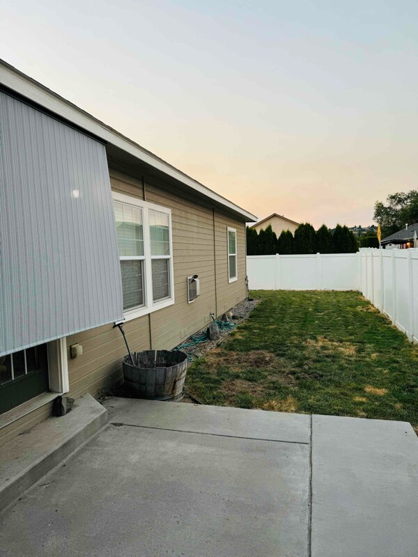 Building Photo - 8200 Westbrook Ave