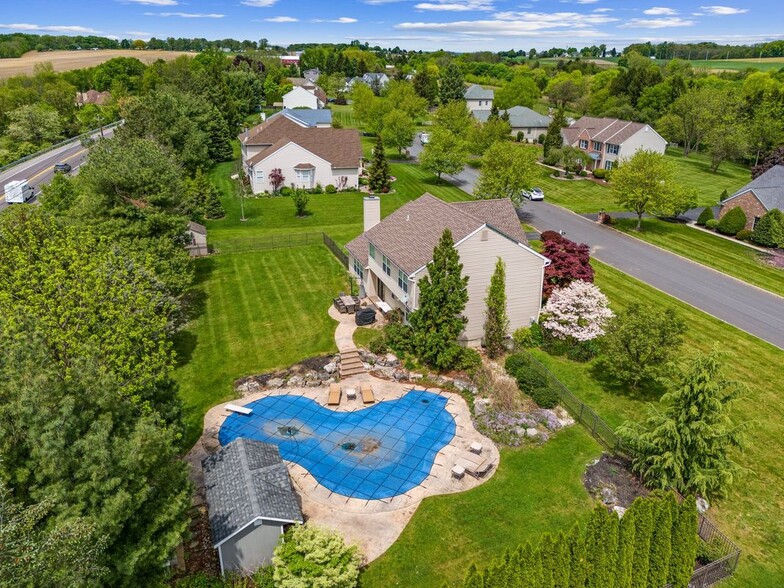 Building Photo - 2190 Beechwood St