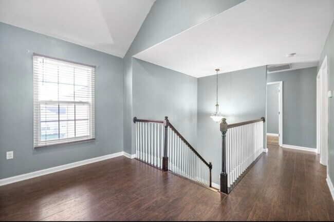 Building Photo - 1354 Loren Circle