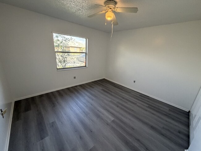 Building Photo - 37 Las Brisas Way