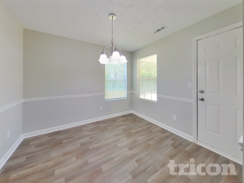 Building Photo - 205 Inverness Trce