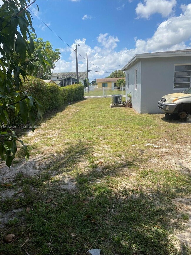 Building Photo - 14315 NW 12th Ave