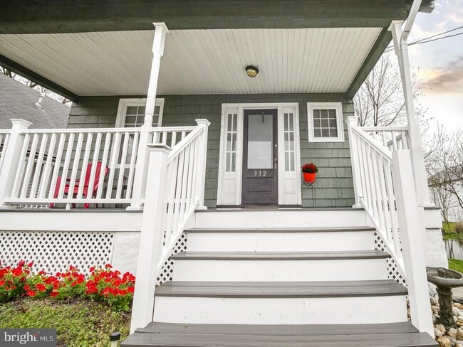 Building Photo - 332 Crown Point Rd