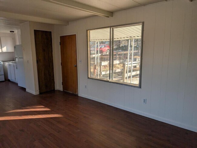 Building Photo - 18528 Henwas Loop
