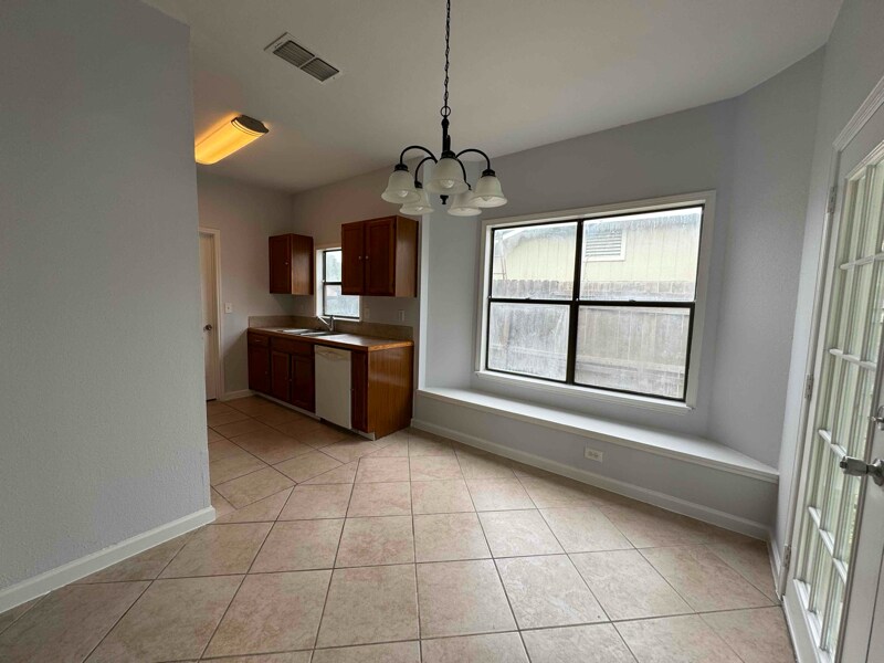 Building Photo - 8742 Ridge Moon Dr