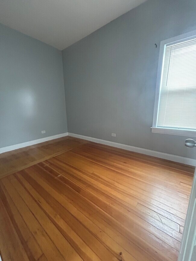 Building Photo - 2414 N Lawndale Ave