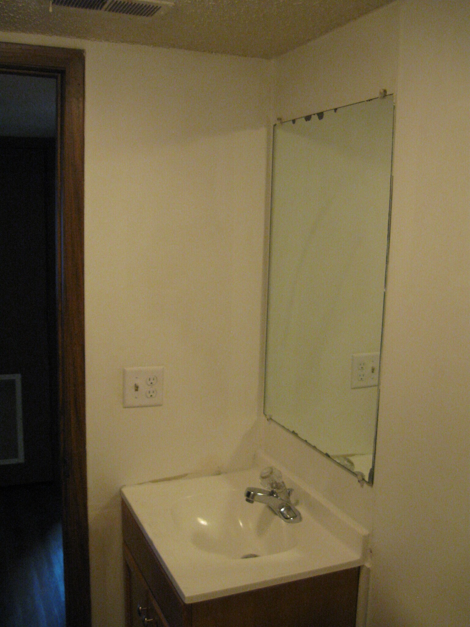 Building Photo - 507 W White St