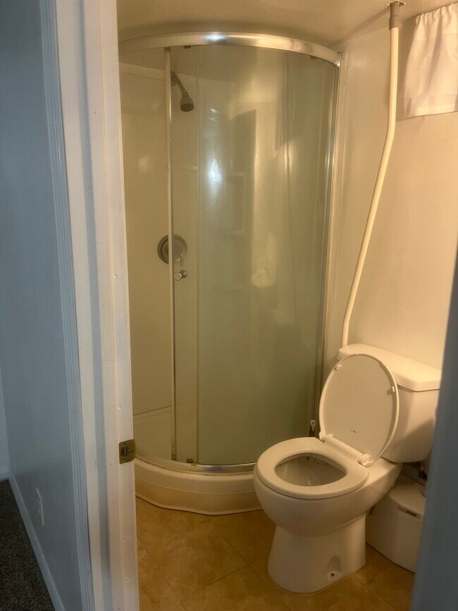 Bathroom - 1521 South Center Street