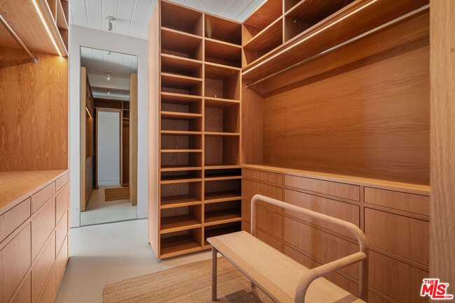 Building Photo - 1227 Tellem Dr