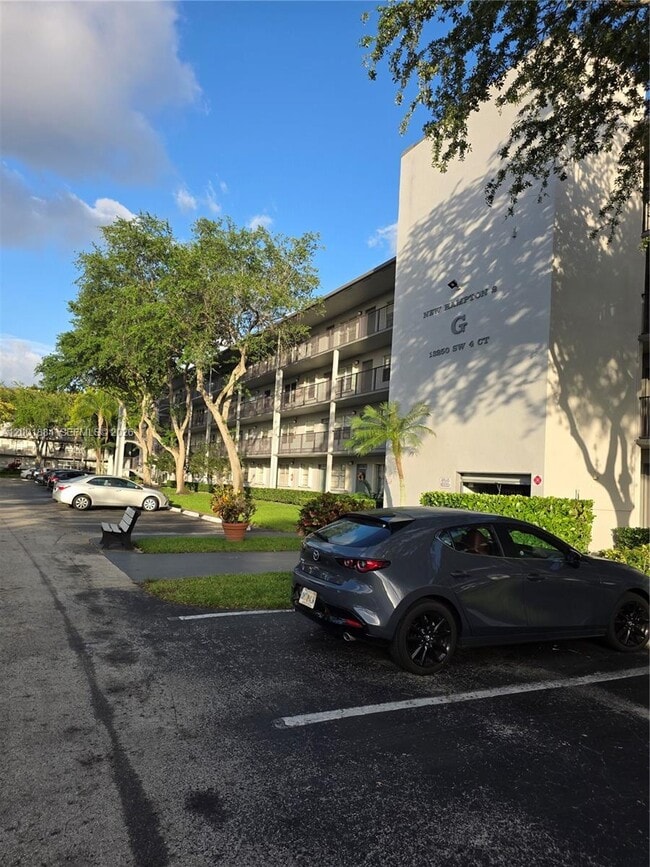 Building Photo - 13250 SW 4th Ct