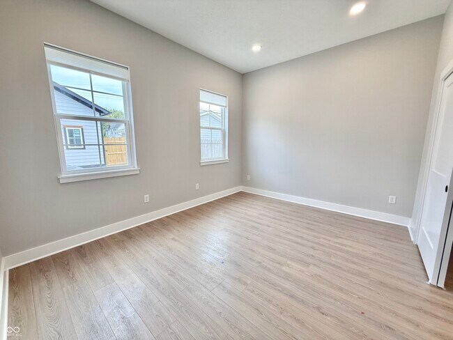 Building Photo - 2237 Carrollton Ave