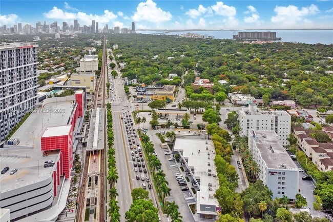 Building Photo - 3826 Oak Ave