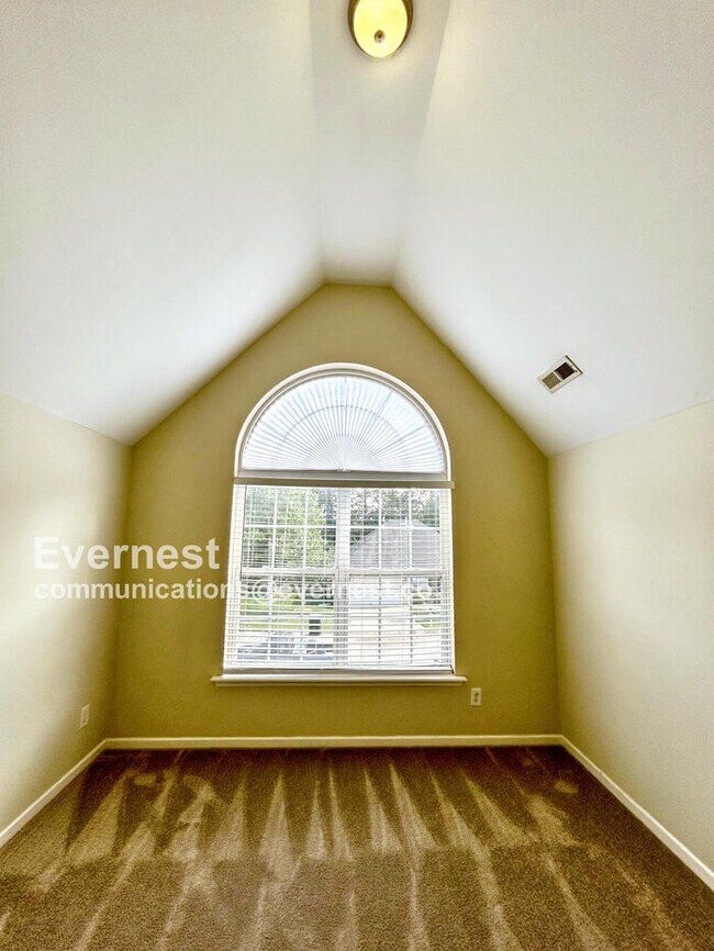 Building Photo - 208 Trevor Ridge Dr