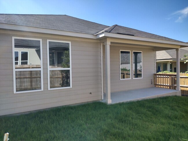 Building Photo - Beautiful 4 bedroom new build, it is a must see!!