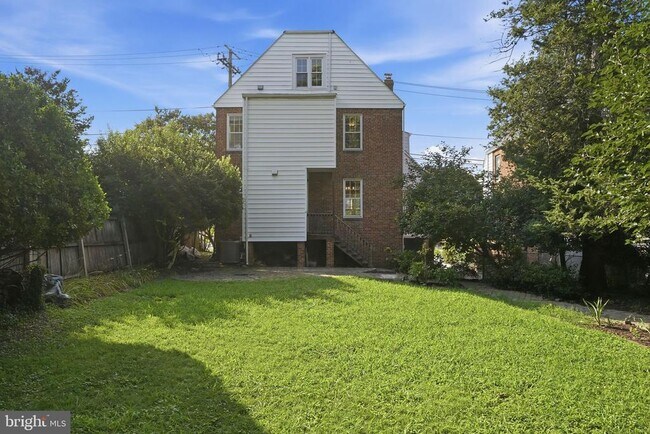 Building Photo - 710 Wayne Ave