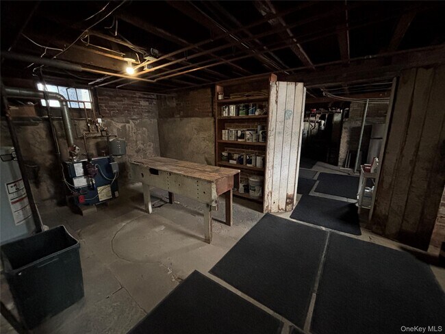 Building Photo - 11 W Bridge St