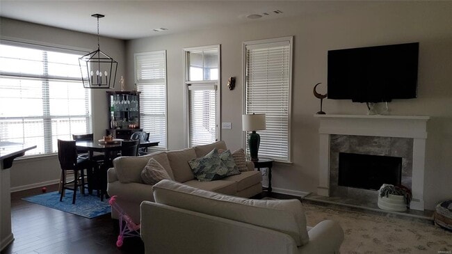 Building Photo - 8863 Broderick St