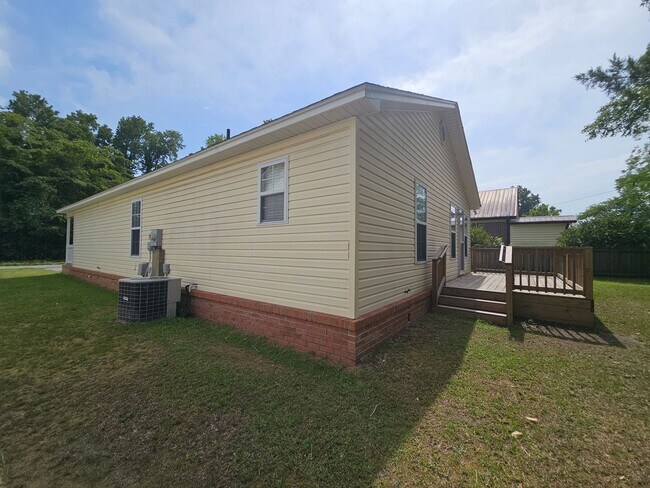 Building Photo - 1533 Tinkertown Ave