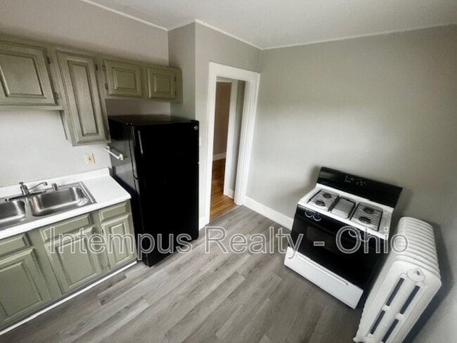 Building Photo - 4237 Vine St