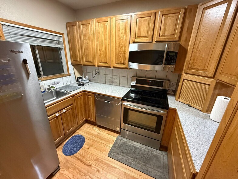 Building Photo - 14425 NE 40th St