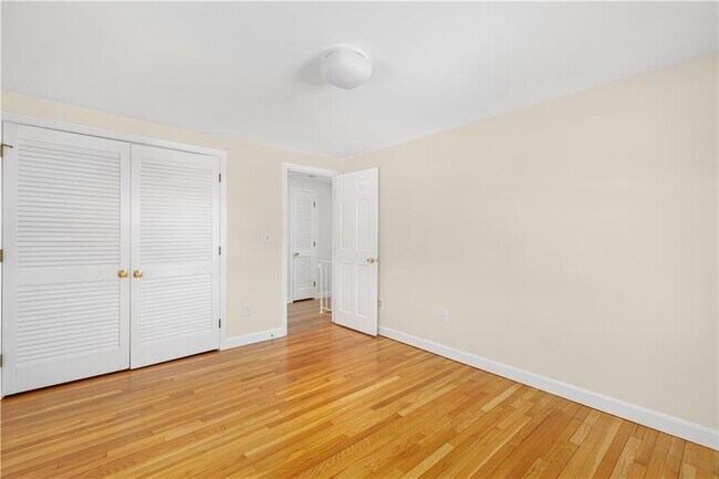 Building Photo - 18 Coggeshall Way