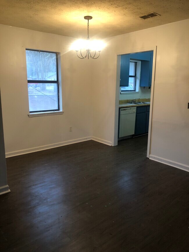 Building Photo - 124 Oak Park Ct