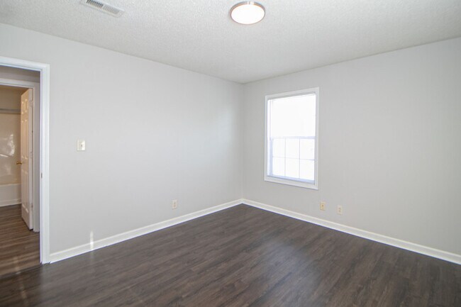 Building Photo - 145 Darlene Dr